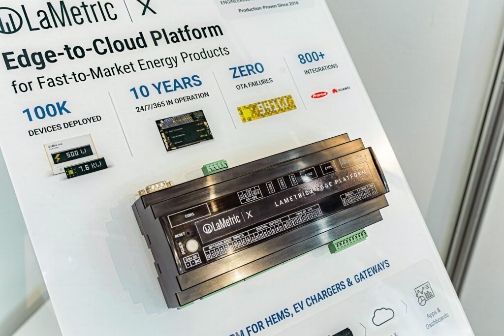 Edge gateway for energy products on a trade fair display